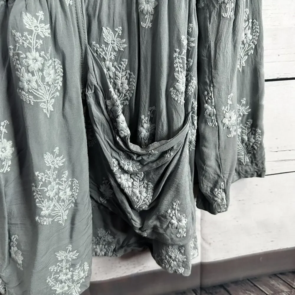 Miss Me Cardigan Womens‎ Sweater Large Blue Embroidered Floral Viscose Western